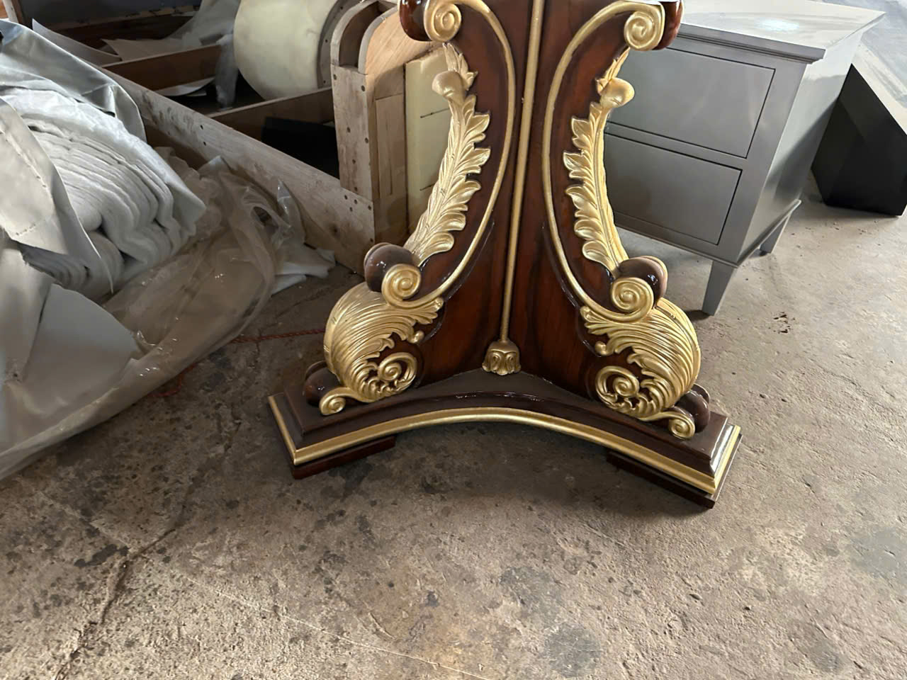 Bàn ăn veneer hoa văn kê 20 ghế dùng cho phòng tiệc lớn