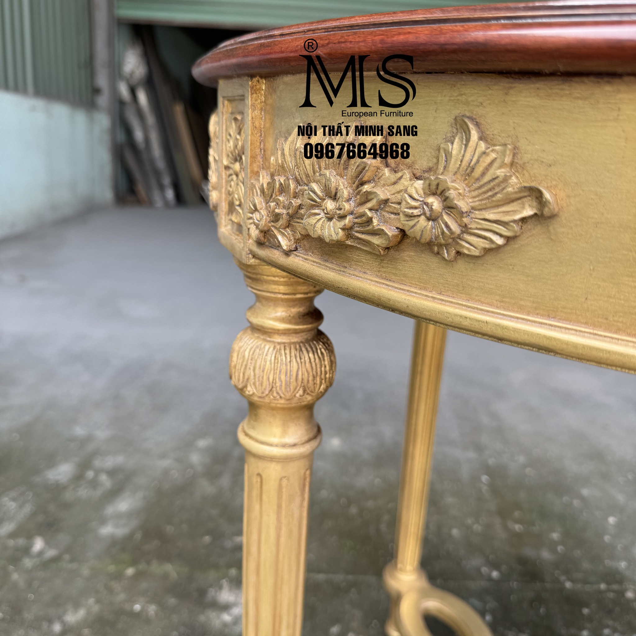 Thiết kế bàn veneer dát vàng tinh xảo, sang trọng và bền đẹp