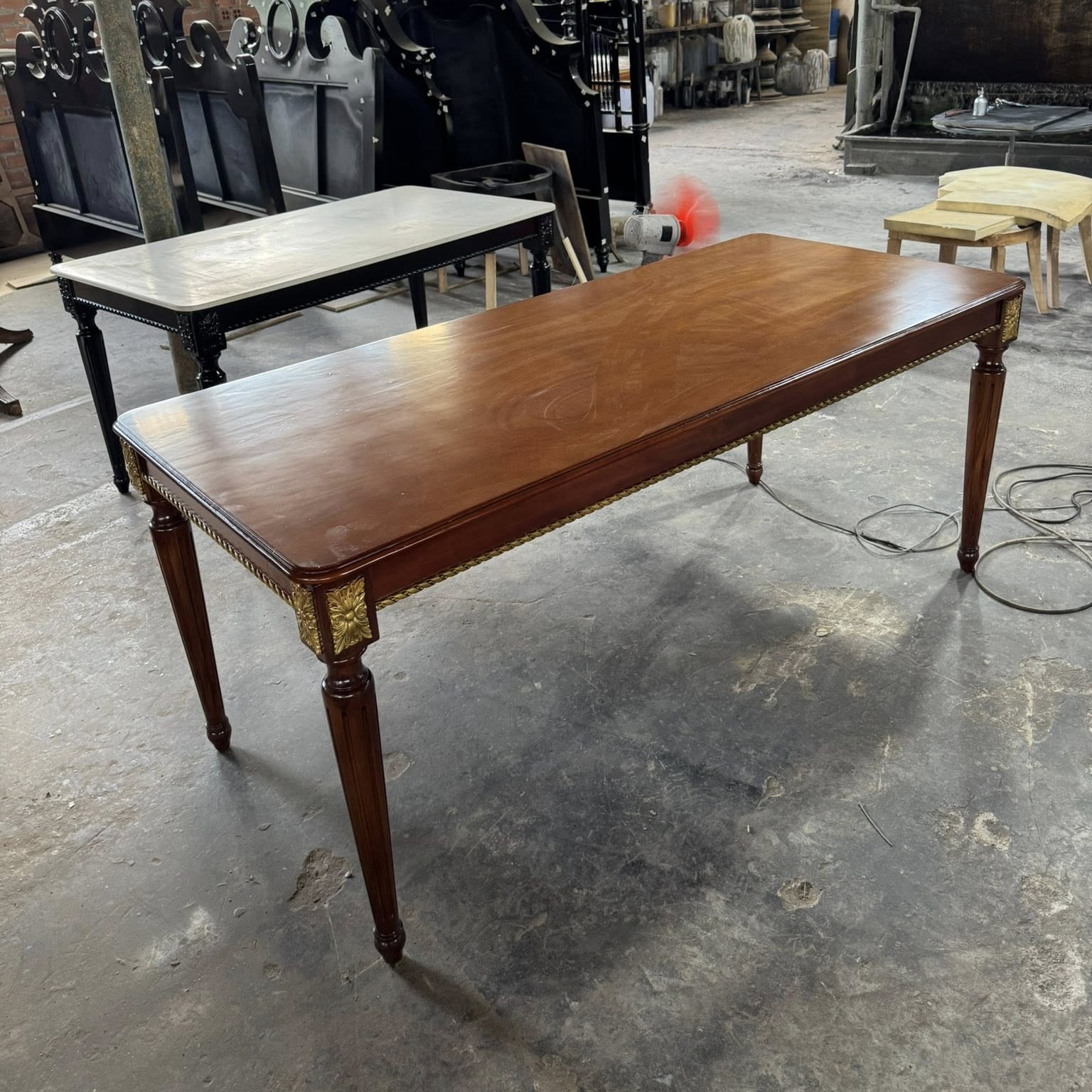 Chi tiết bộ bàn ăn tròn phi 1m4, thiết kế tinh tế