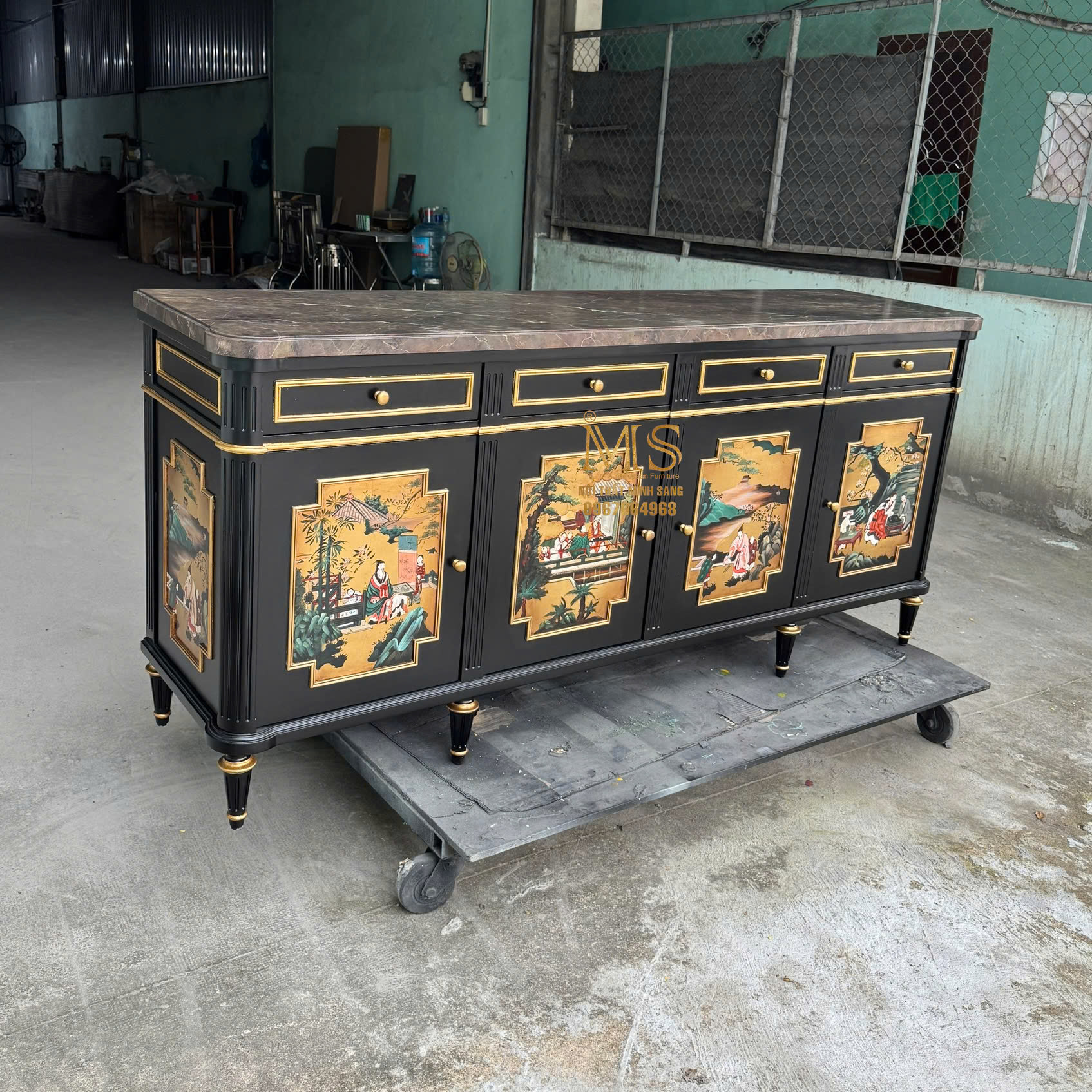 Tủ chinoiserie sơn đen dát vàng và vẽ tay cao cấp của Nội thất Minh Sang