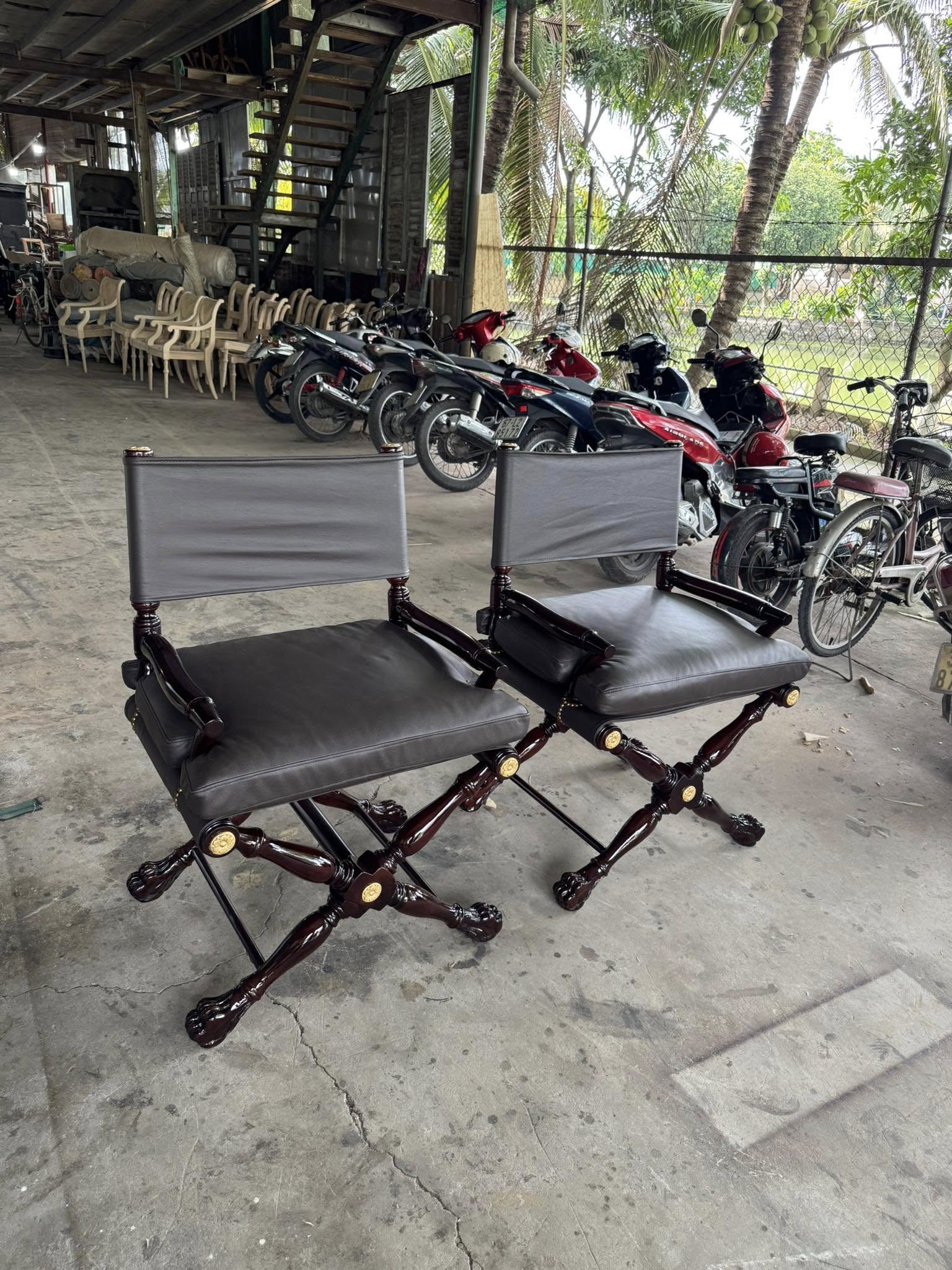 Ghế đạo diễn hiện đại, thiết kế gọn gàng và bền bỉ