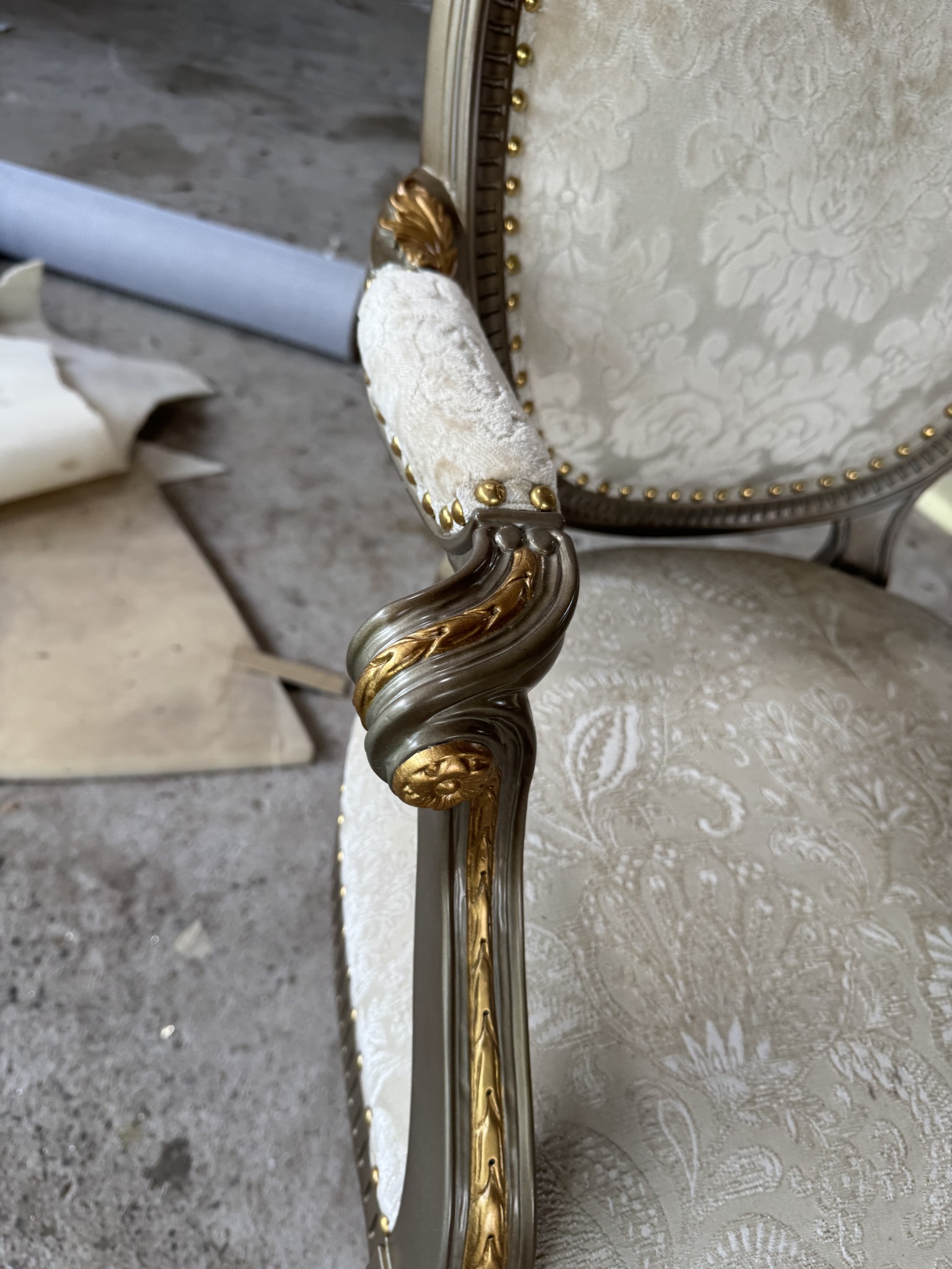 Mẫu ghế đơn tân cổ điển sang trọng điểm nhấn cho phòng khách quý phái