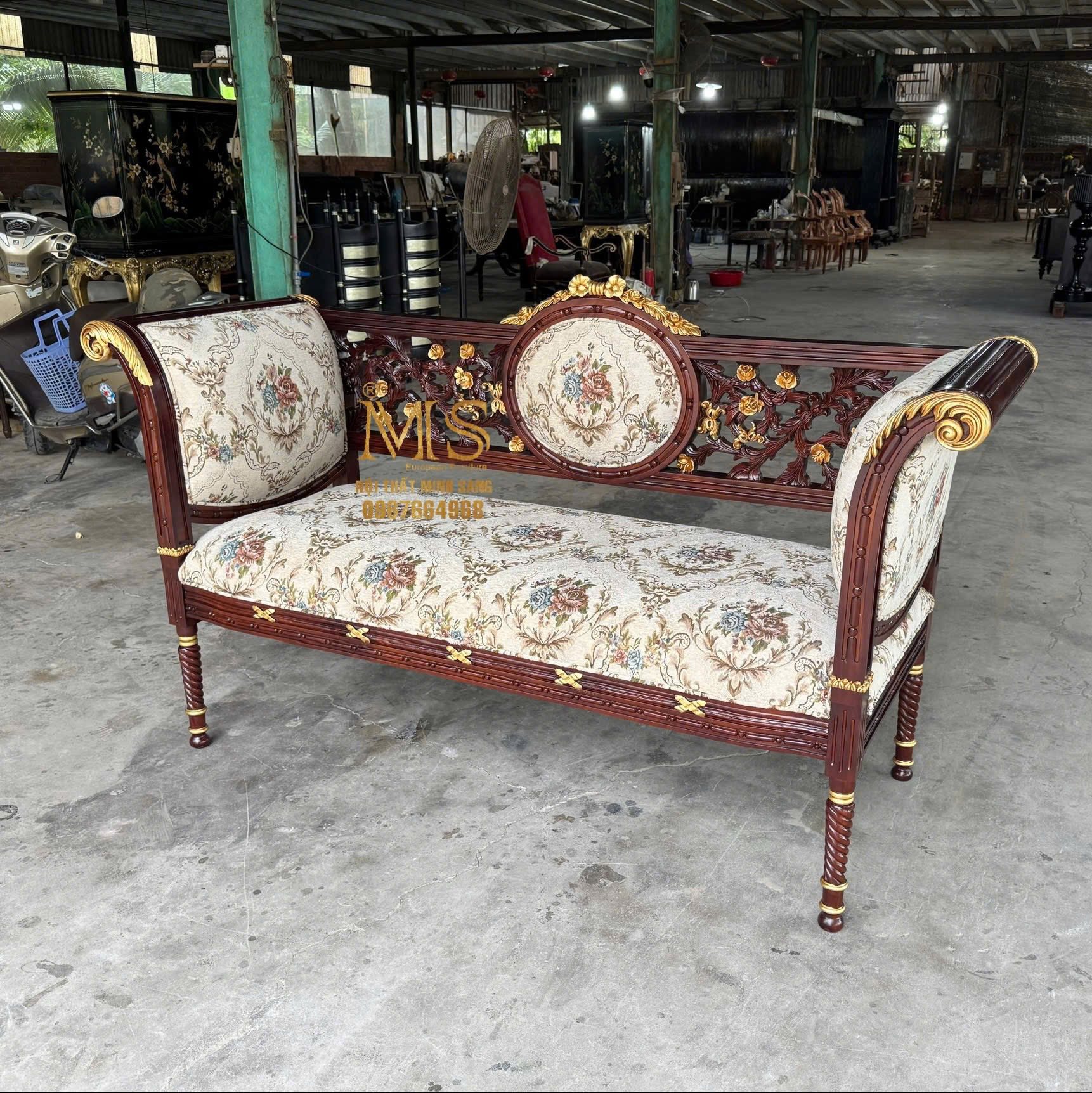 Ghế trường kỷ Châu Âu cao cấp bằng gỗ tự nhiên – Nội Thất Minh Sang