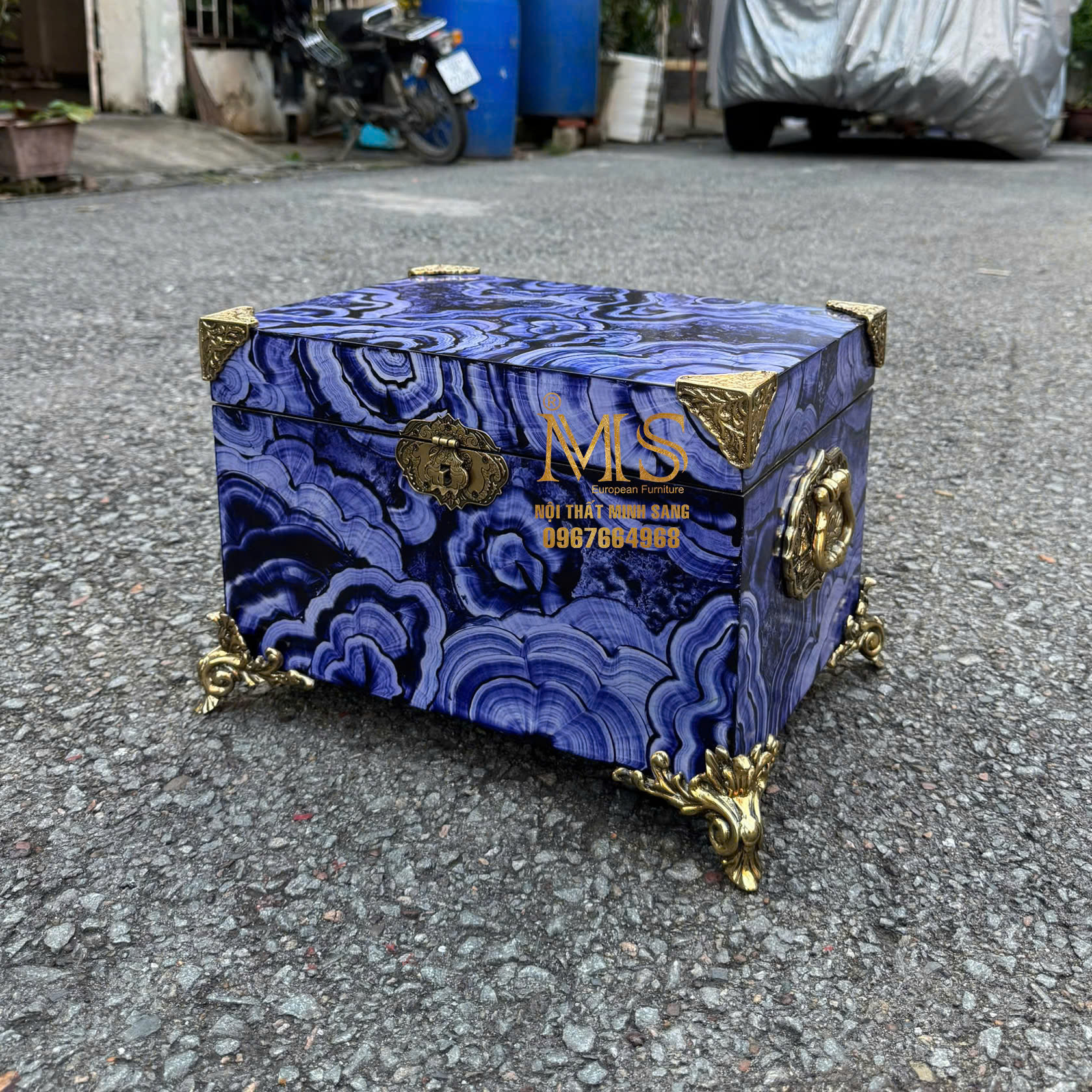 Rương đựng nữ trang mô phỏng đá malachite màu xanh tím nhạt của Nội thất Minh Sang