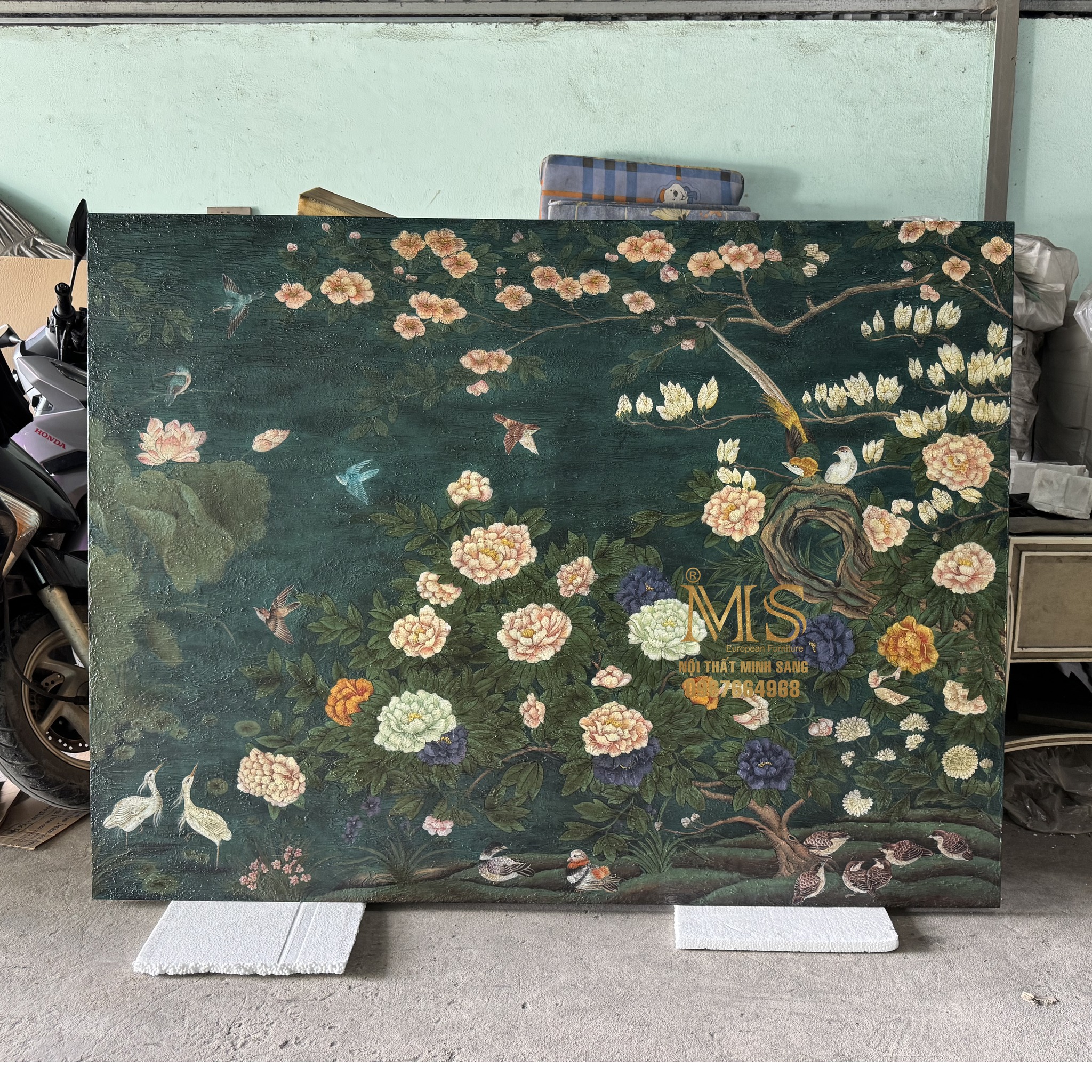 Tranh cổ giả màu xanh rêu nền gồ ghề – Nội thất Minh Sang