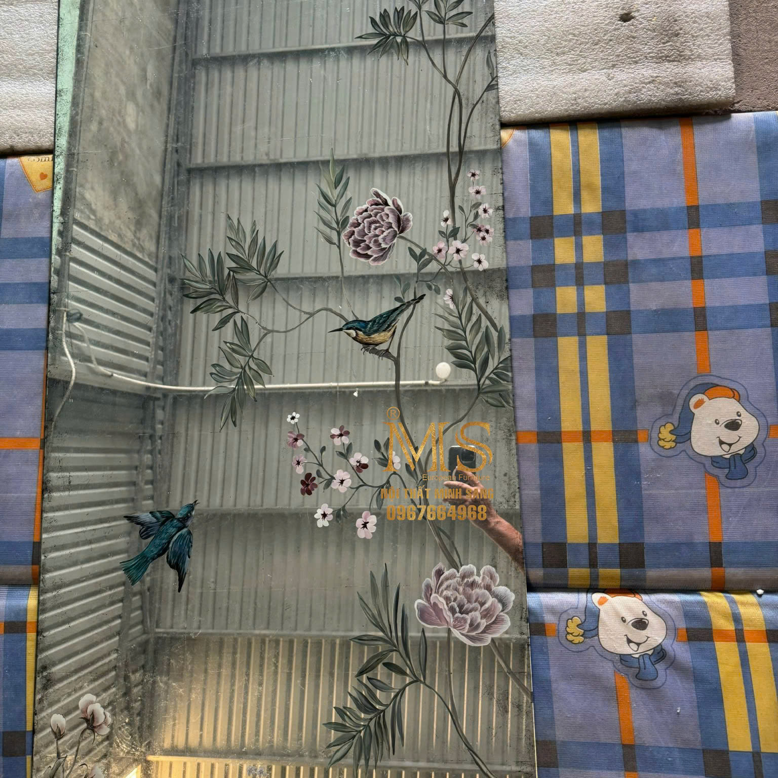 Khung gương hoa mẫu đơn vẽ ngược phong cách cổ điển – Nội thất Minh Sang