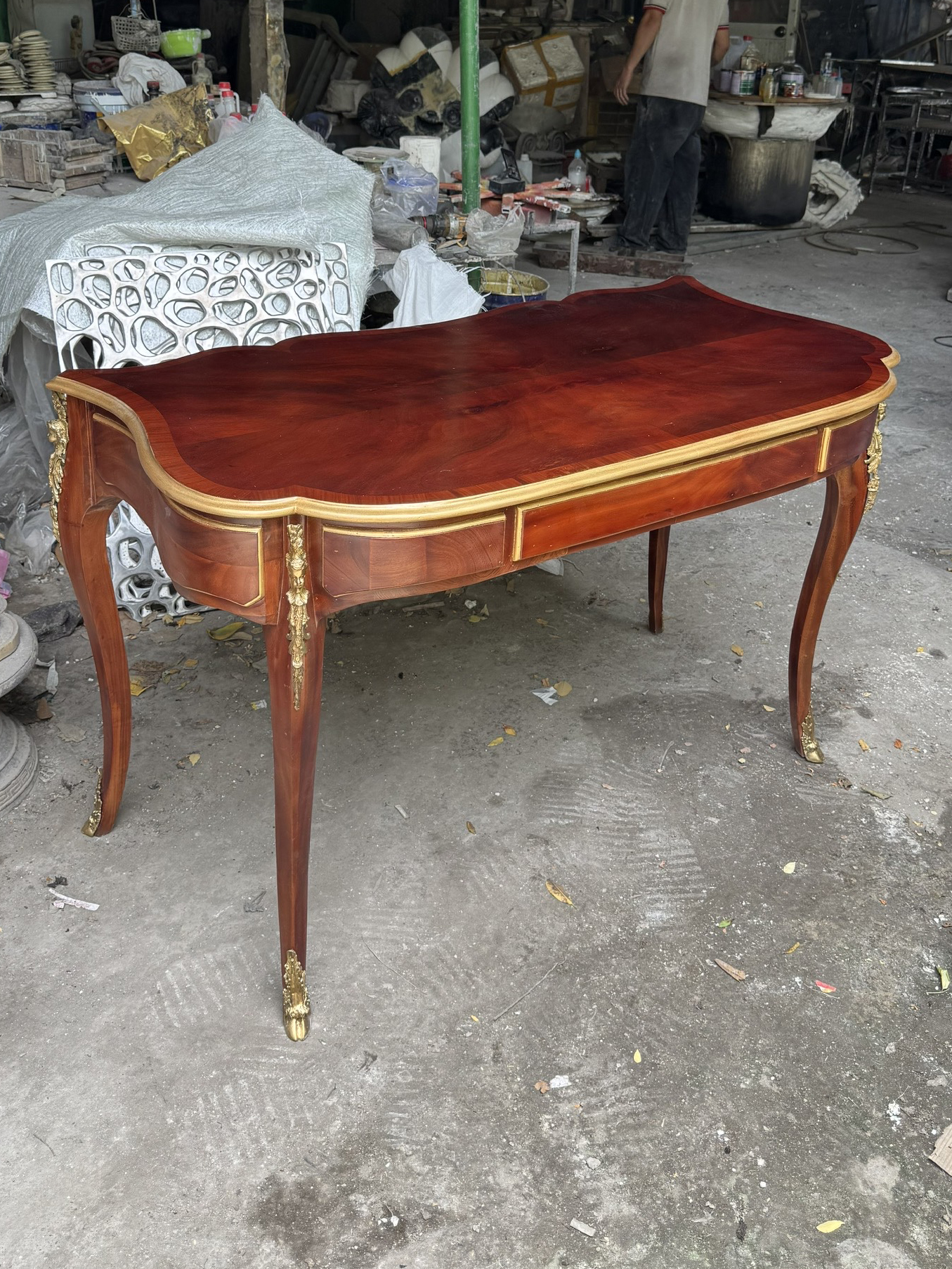 Bàn làm việc gỗ walnut 3 ngăn kéo sang trọng