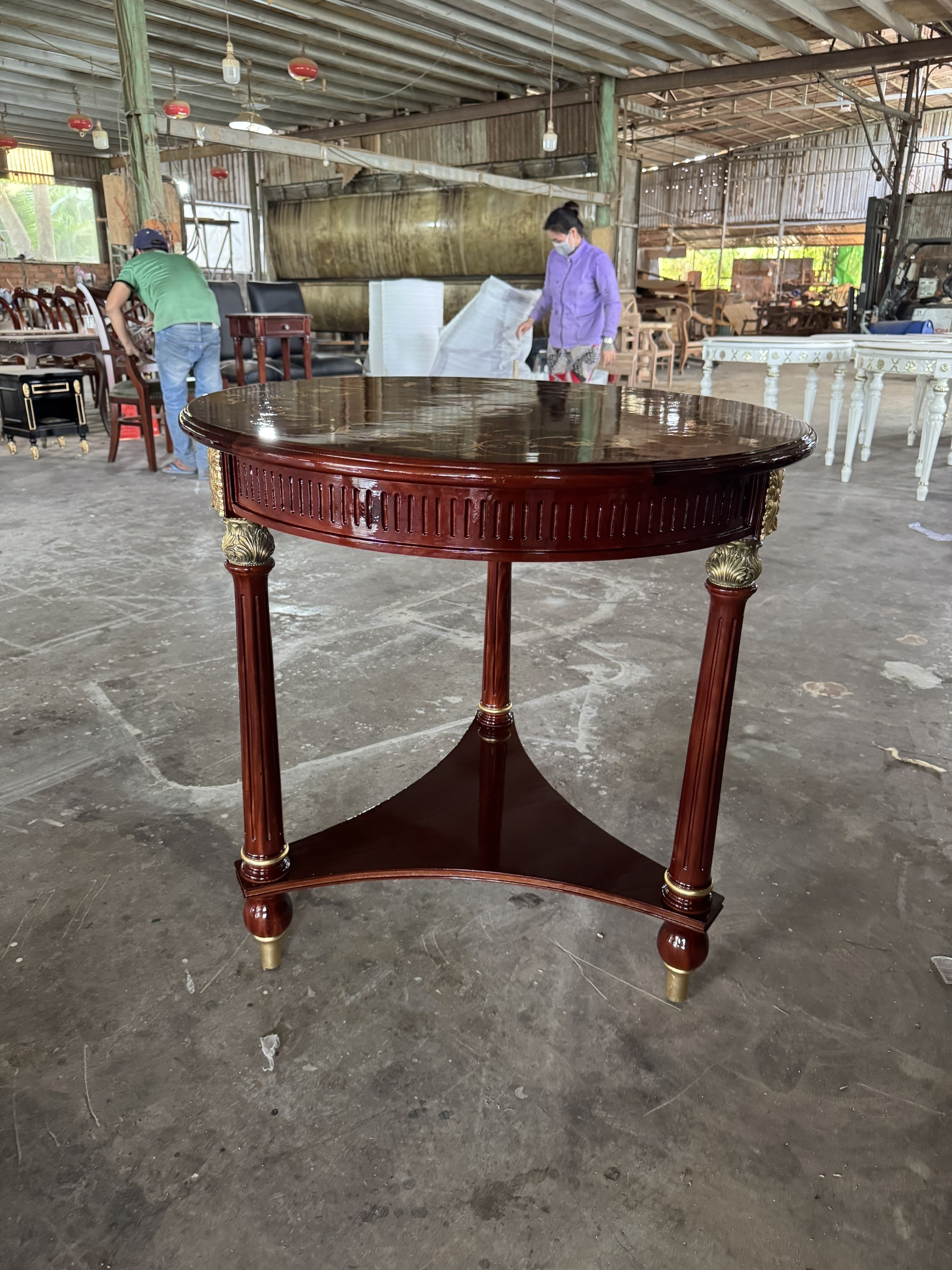 Bàn tiền sảnh mặt gỗ veneer cẩn họa tiết