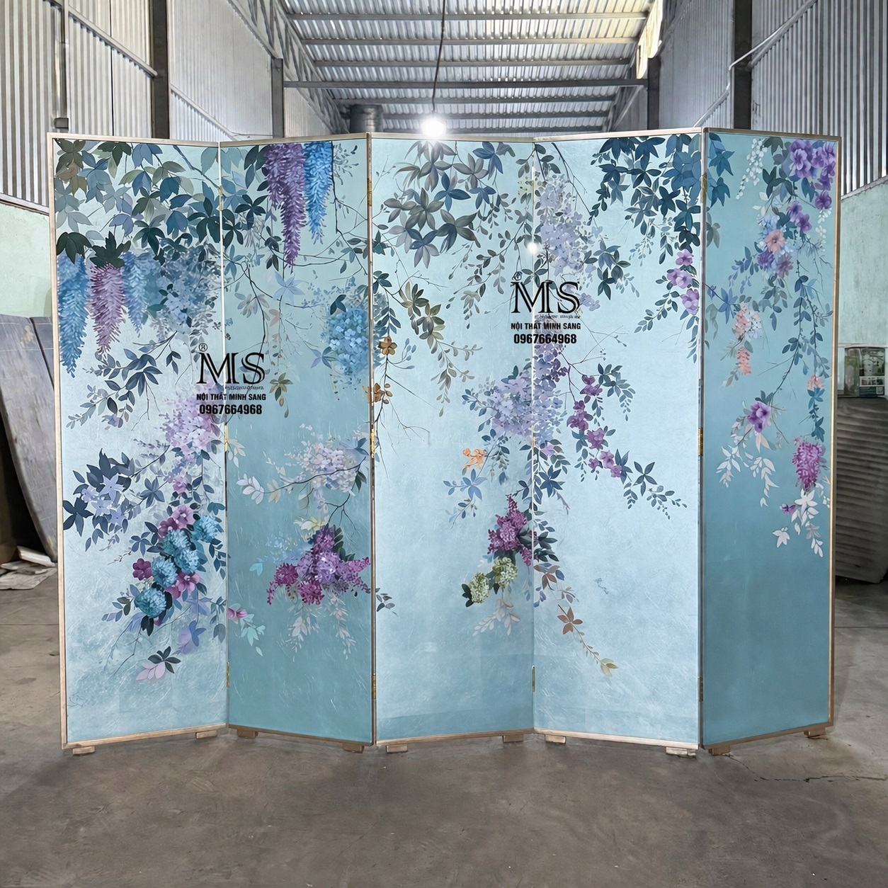 Bình phong 5 tấm hoa tử đằng nền bạc xanh da trời cao cấp