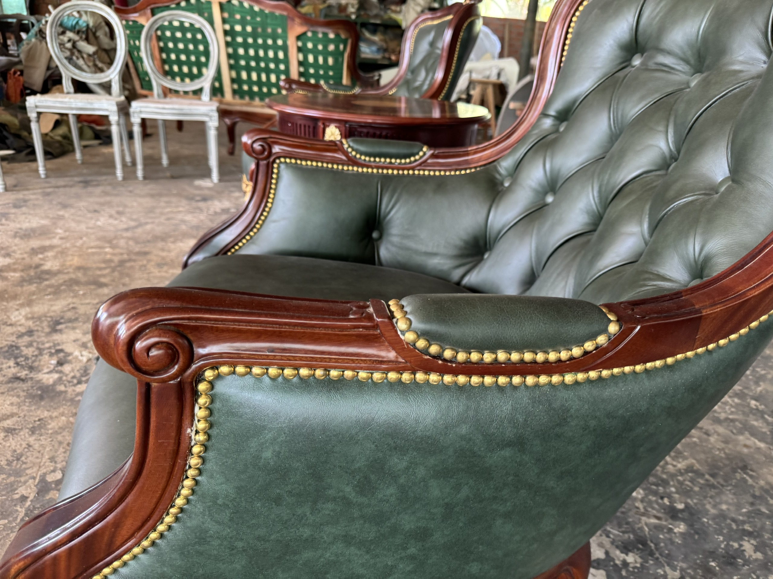 Ghế nội thất cao cấp Minh Sang louis 15 da bò