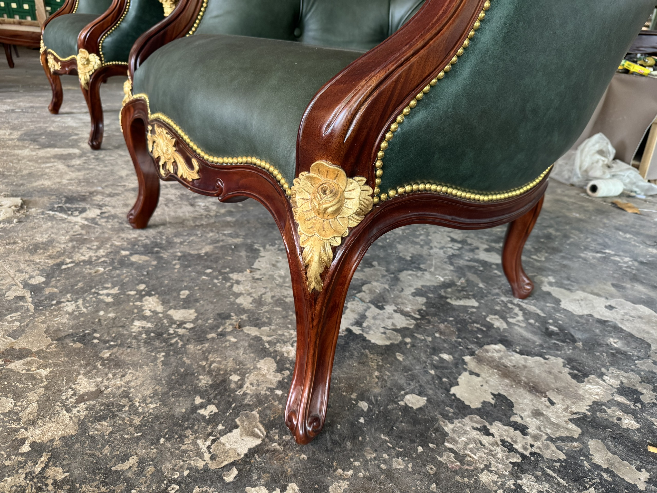 Ghế louis 15 tựa lưng cao bọc da xanh cao cấp