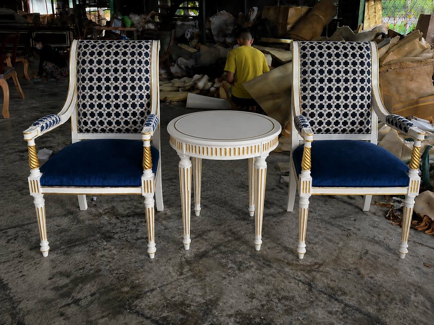 Ghế tay xoắn sơn trắng bọc nhung xanh cao cấp