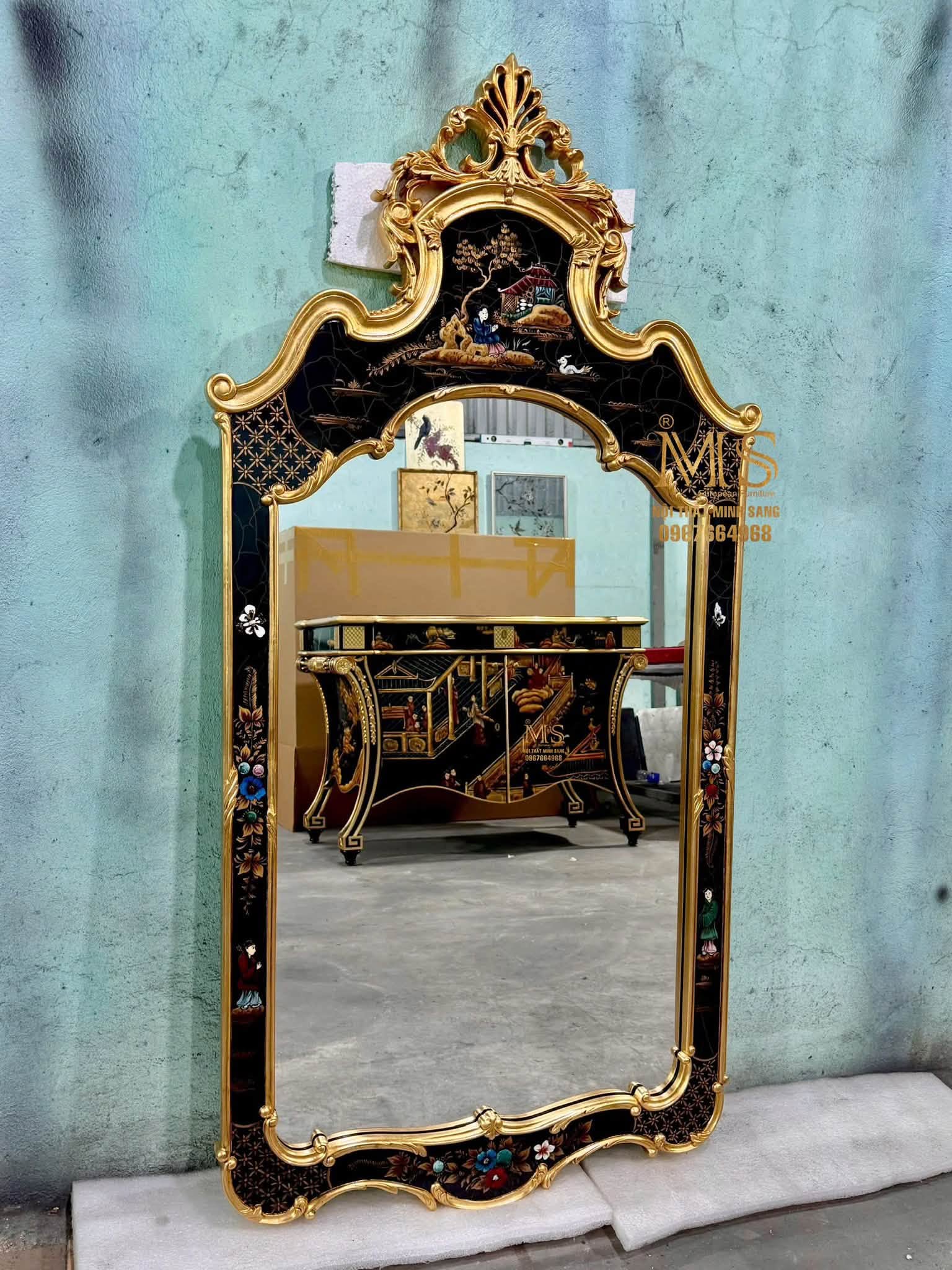 Khung gương Chinoiserie sơn đen viền vàng đắp nổi và vẽ Nội thất Minh Sang