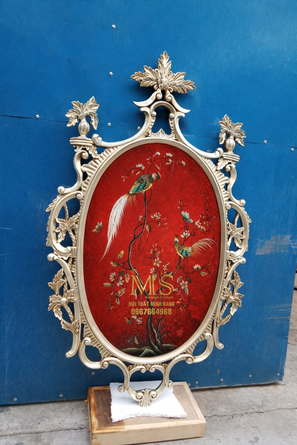 tranh kính vẽ ngược màu đỏ ngọc bích sang trọng