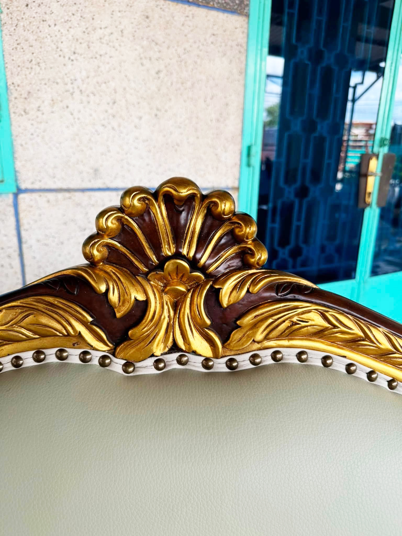 Sofa 3 chỗ phong cách hoàng gia bọc da cao cấp