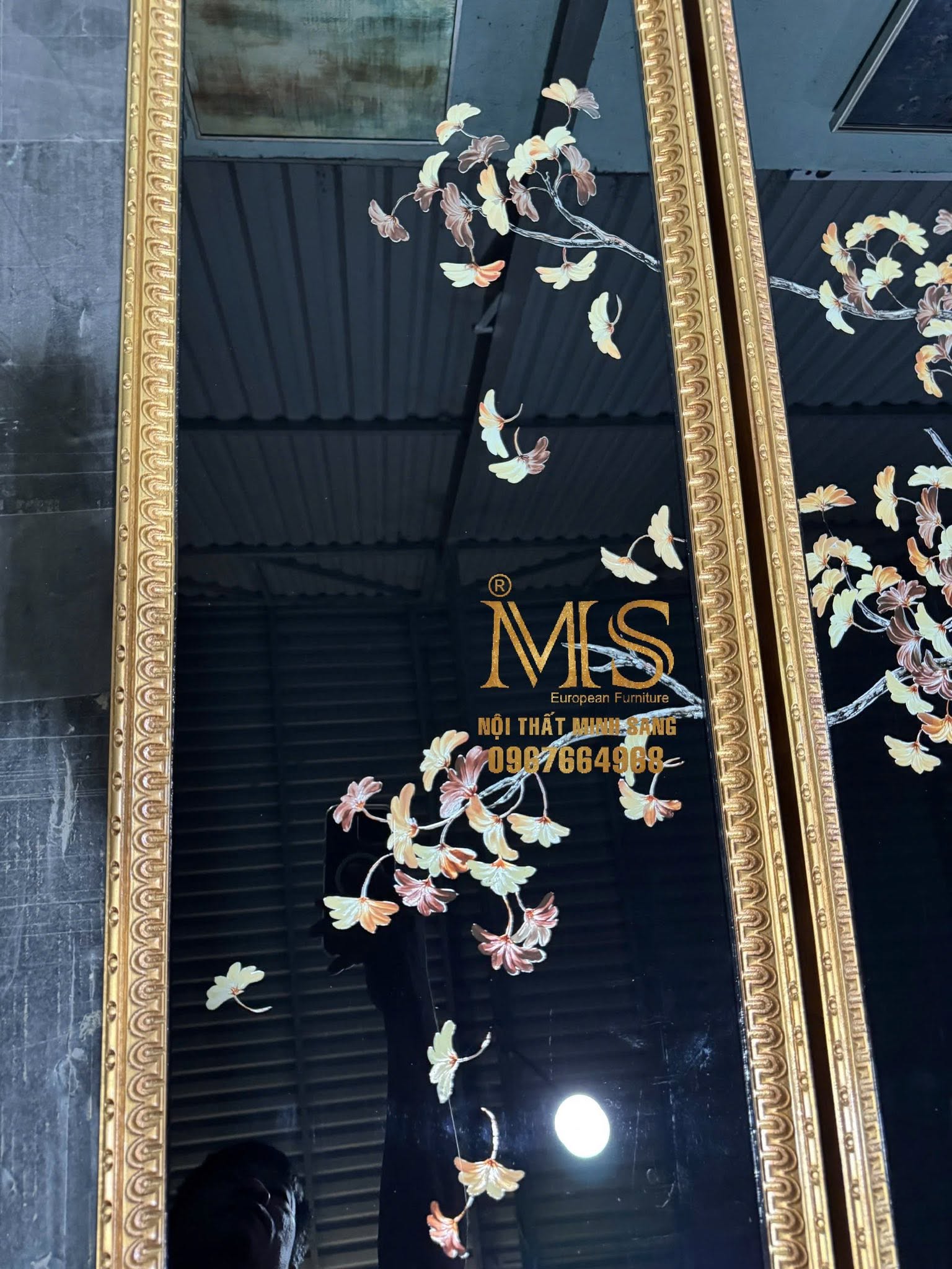 Tranh treo tường luxury nền đen ánh đồng tạo điểm nhấn không gian