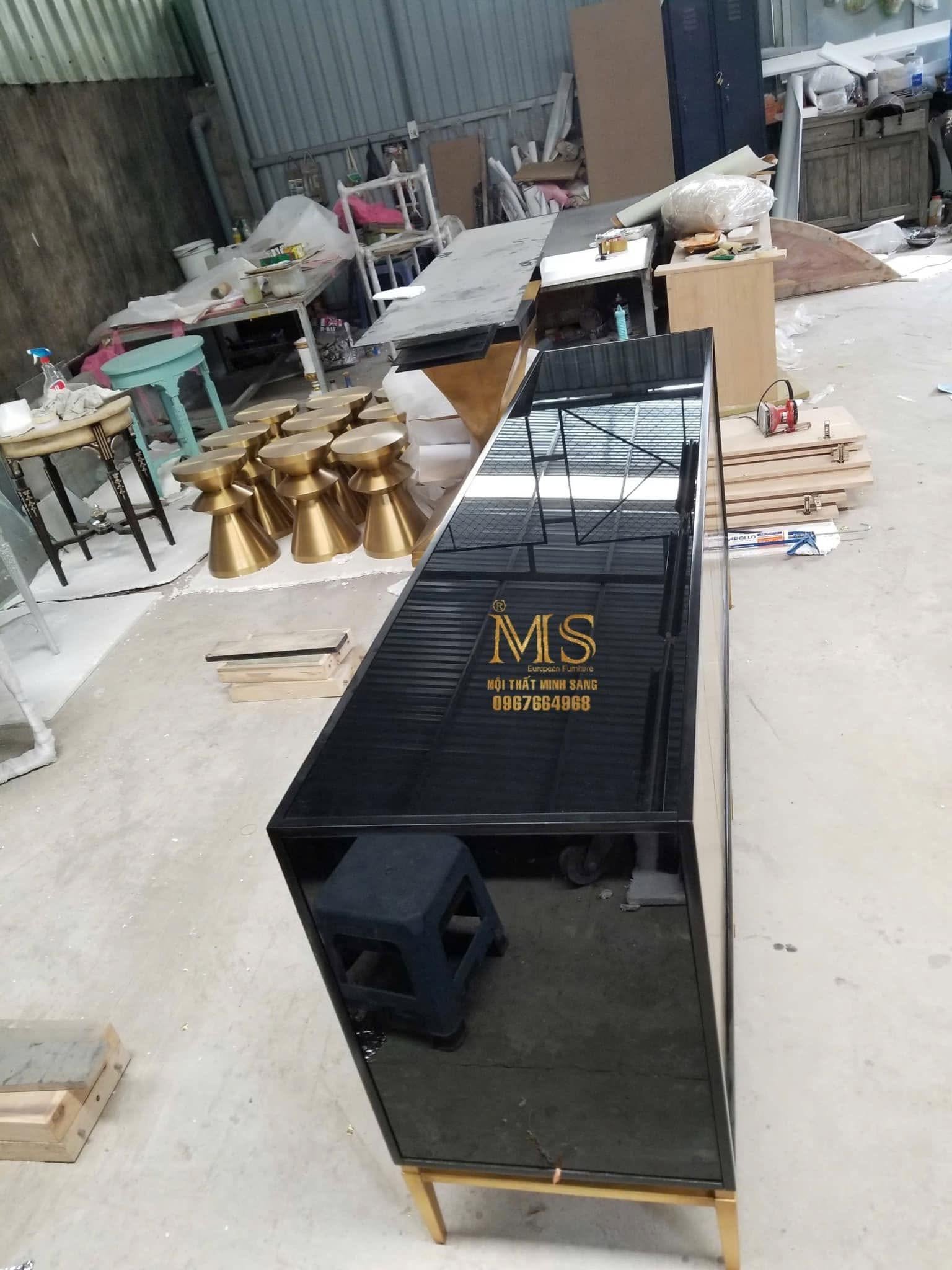 Tủ trang trí vẽ phong cảnh đồng lúa chín