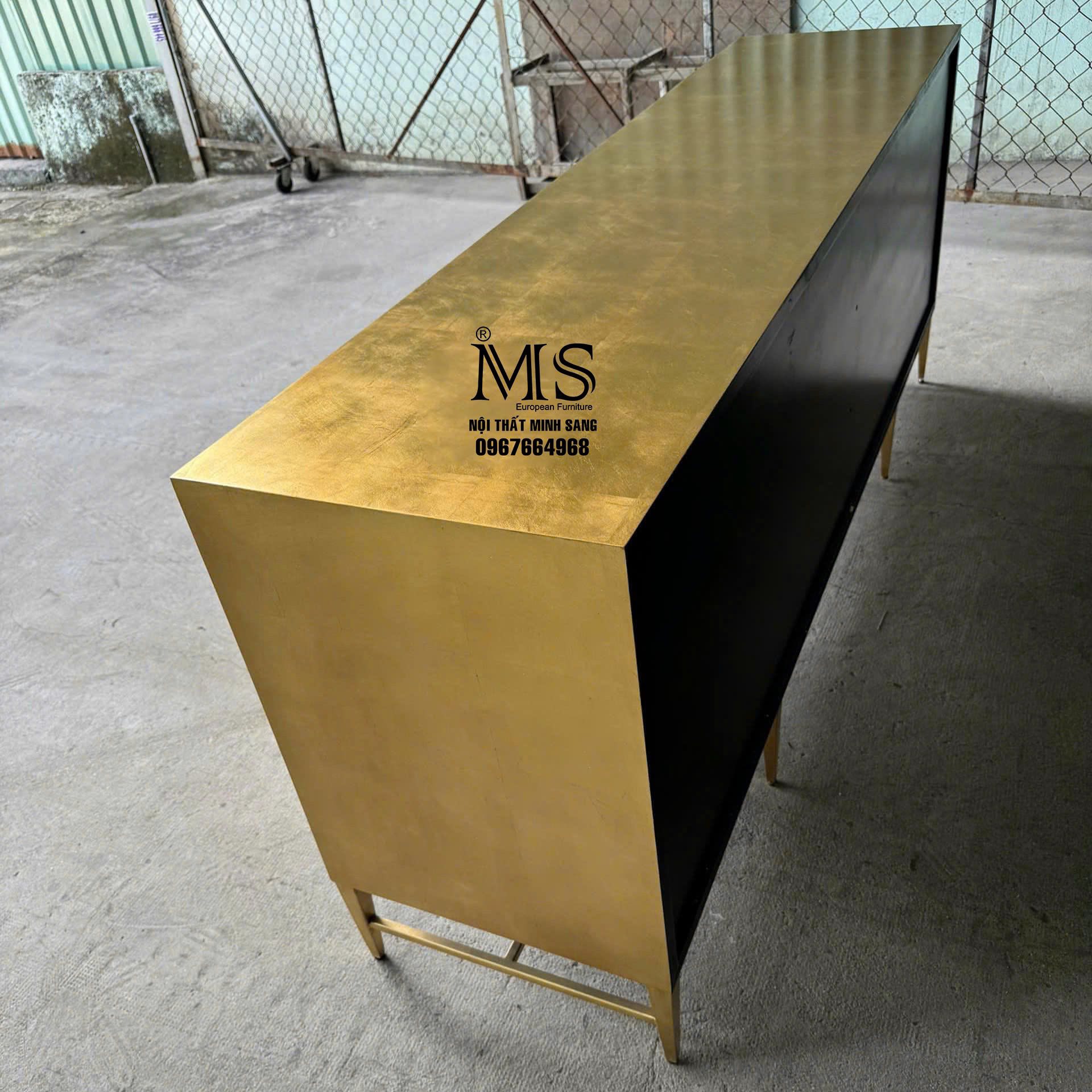 tủ trang trí phòng khách hoa mộc lan sang trọng