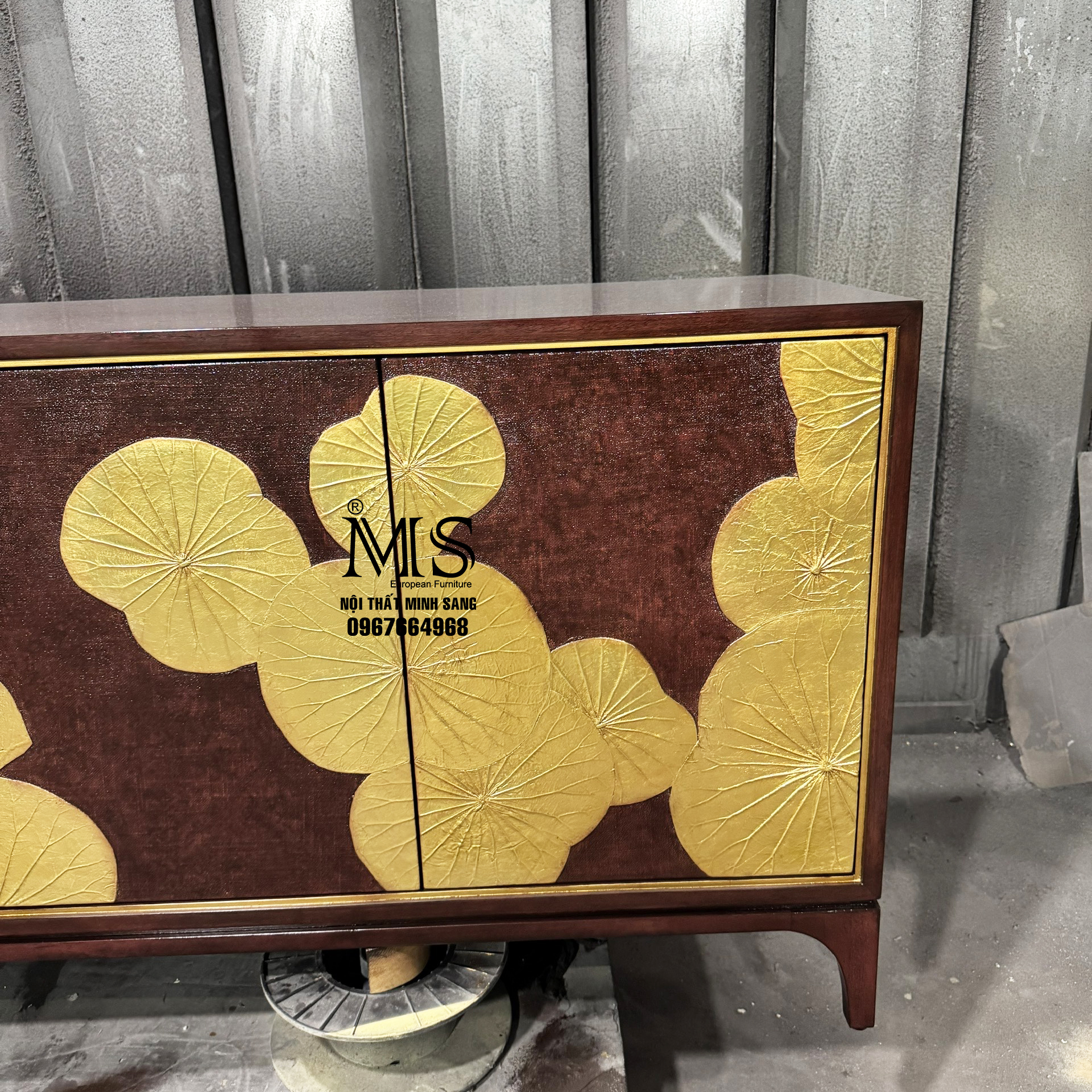 Mẫu tủ sen 4 cánh veneer walnut sang trọng