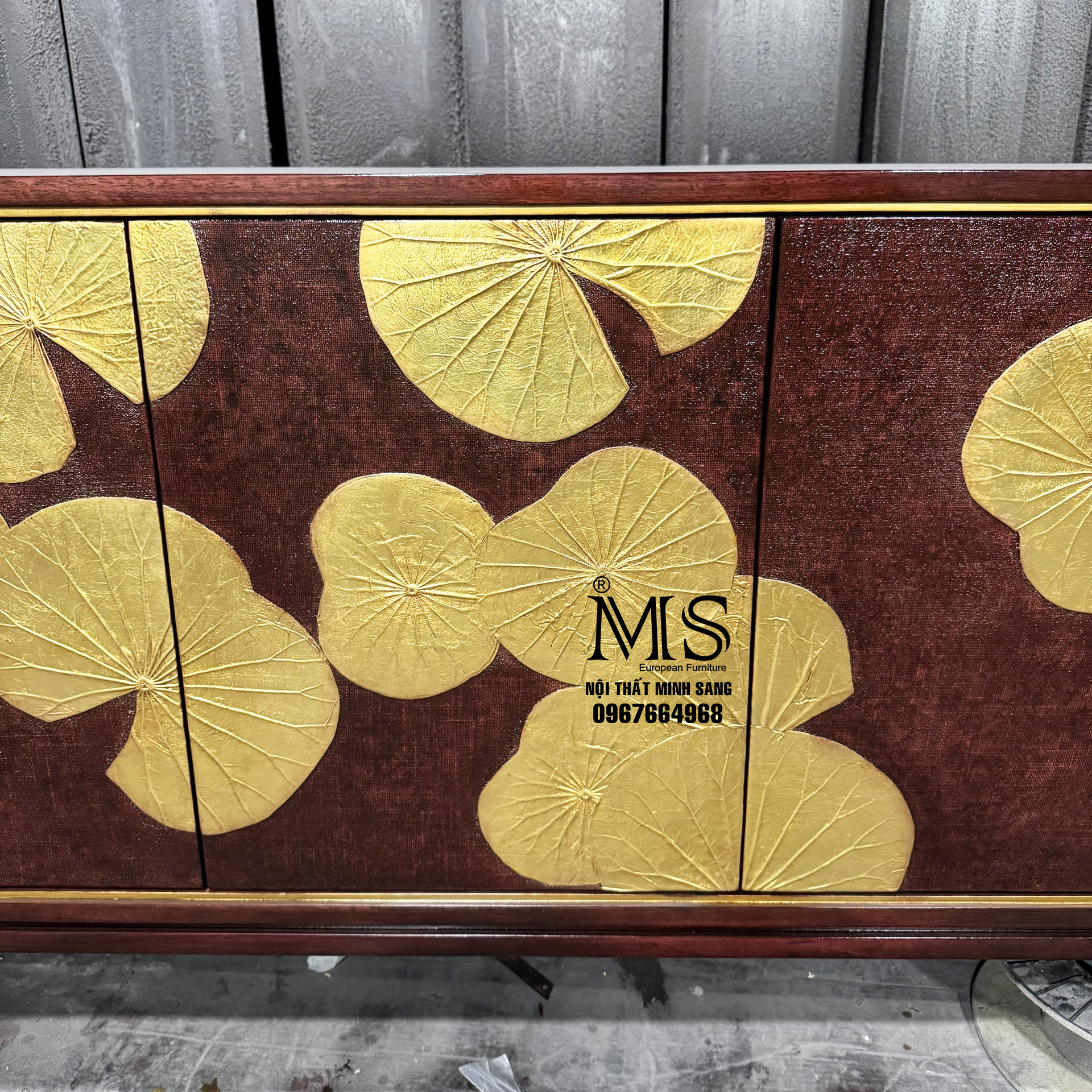 Tủ trang trí hoa sen resin dát vàng cao cấp
