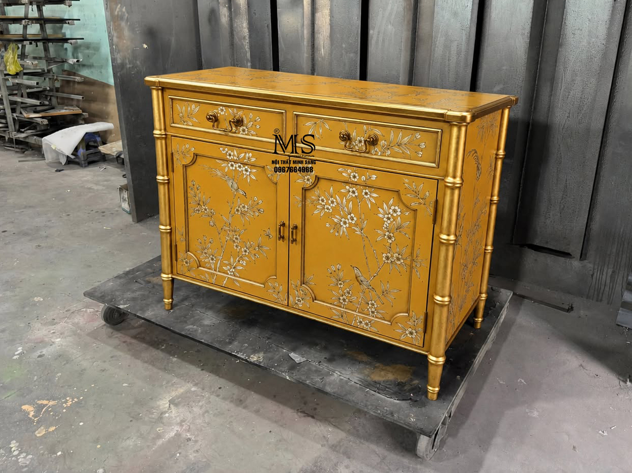 Tủ sideboard sơn vàng vẽ nét bạc cao cấp